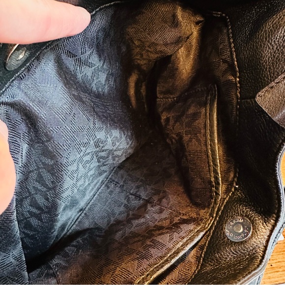 MICHAEL KORS CAMILLE LARGE BLACK PEBBLED LEATHER HOBO LOCK HANDBAG GREAT PURSE - Picture 10 of 12